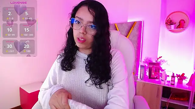 Aurora Brownn online show from March 14, 4:10 am