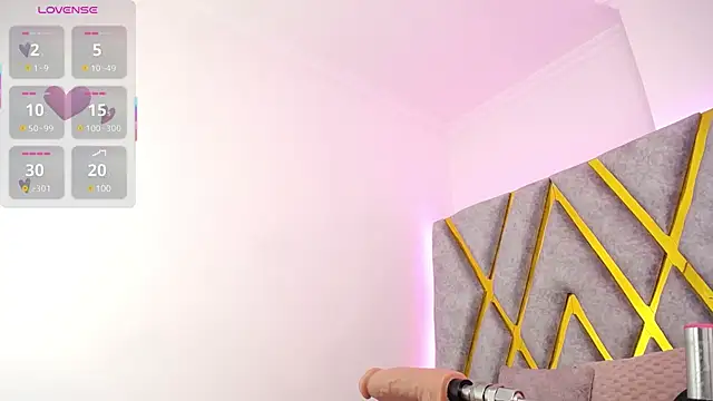 Aurora Brownn online show from March 19, 10:11 am