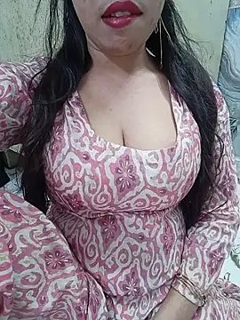 Snapshot of Haniya-143 chatting on May 10, 3:33 am Haniya-143 online show from May 10, 3:33 am