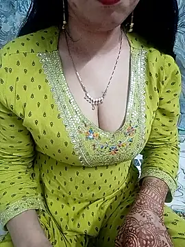 Snapshot of Haniya-143 chatting on June 7, 12:59 am Haniya-143 online show from June 7, 12:59 am