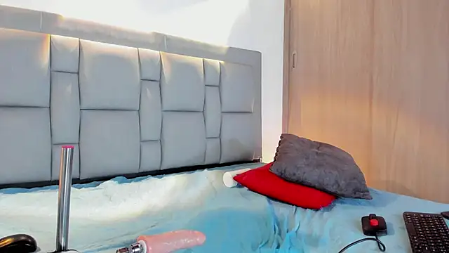 JEFFREY COTTOM online show from February 6, 8:56 pm