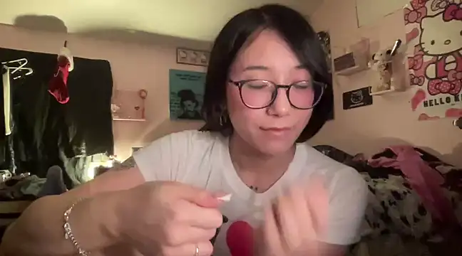 Snapshot of tokyobaby chatting on December 25, 4:44 am tokyobaby online show from December 25, 4:44 am