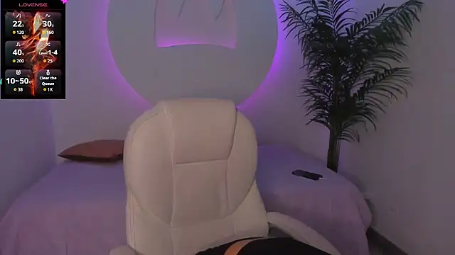 Ariana Pierce online show from November 6, 12:17 pm