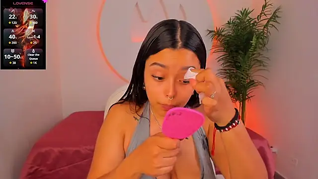 Ariana Pierce online show from December 15, 12:31 pm