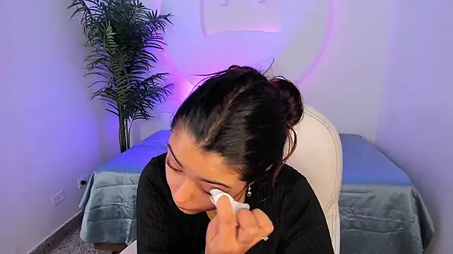 Ariana Pierce online show from December 20, 12:34 pm