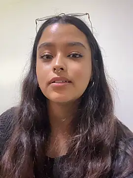 Ariana Pierce online show from May 9, 6:35 pm