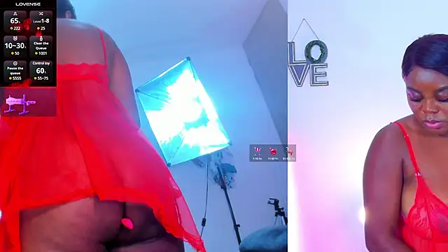 Snapshot of mia-brit chatting on February 4, 12:29 am mia-brit online show from February 4, 12:29 am