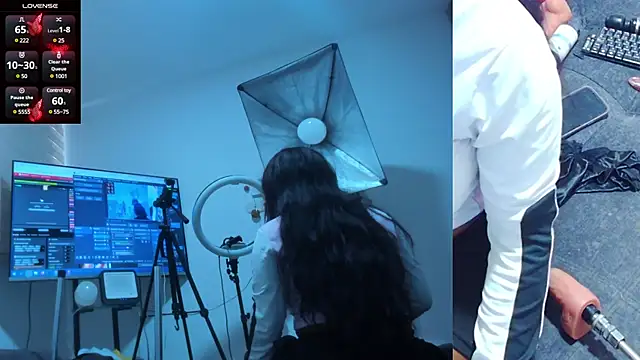 Snapshot of mia-brit chatting on February 5, 6:15 pm mia-brit online show from February 5, 6:15 pm