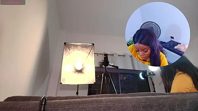 Snapshot of mia-brit chatting on February 19, 9:11 pm mia-brit online show from February 19, 9:11 pm