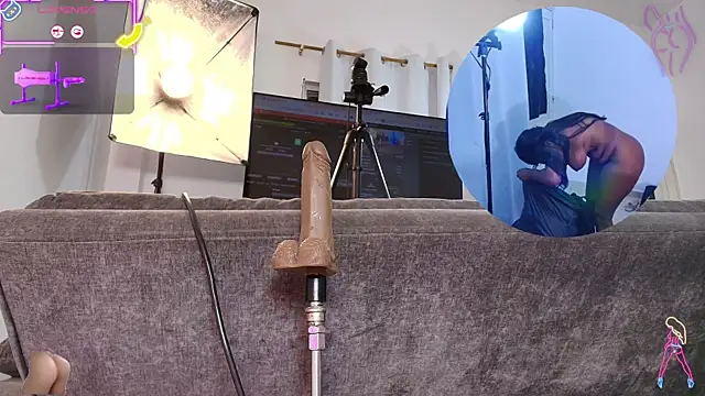 Snapshot of mia-brit chatting on February 22, 8:40 pm mia-brit online show from February 22, 8:40 pm