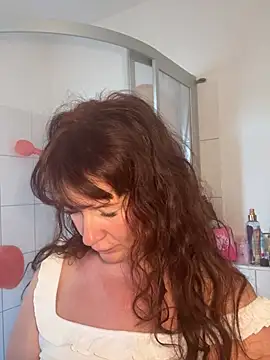 Snapshot of Engel_mia chatting on June 4, 9:04 am Engel mia online show from June 4, 9:04 am