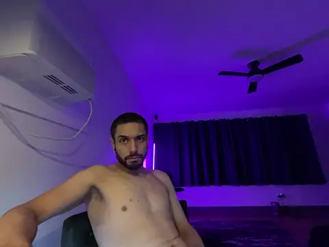 Snapshot of DerekPerez2025 chatting on January 18, 11:43 am DerekPerez2025 online show from January 18, 11:43 am