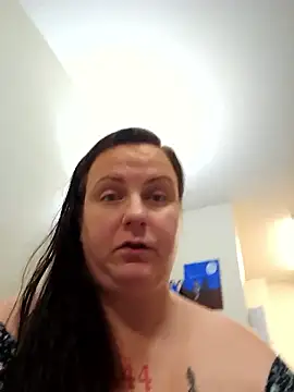 Snapshot of PeakabumPromo chatting on November 25, 9:37 pm PeakabumPromo online show from November 25, 9:37 pm