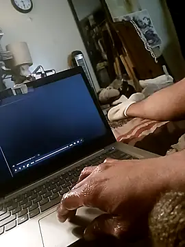 Snapshot of Creationmonster0 chatting on March 2, 11:29 am Creationmonster0 online show from March 2, 11:29 am