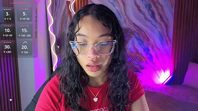 Snapshot of penelope_tay1 chatting on June 17, 3:09 am penelope tay1 online show from June 17, 3:09 am