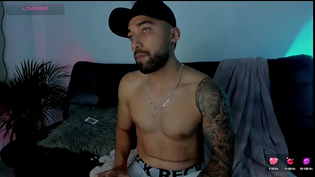 Sweet and caramel online show from March 6, 11:09 pm