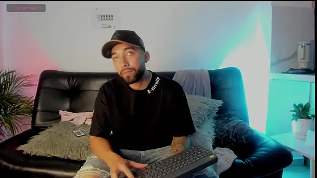 Sweet and caramel online show from March 9, 10:19 pm