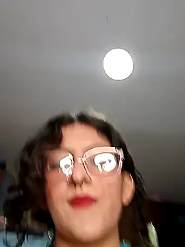 Snapshot of LoveElectra chatting on December 31, 2:51 am LoveElectra online show from December 31, 2:51 am