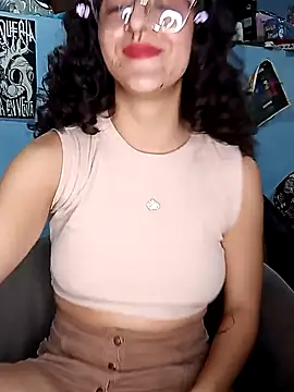 Snapshot of LoveElectra chatting on January 23, 3:26 am LoveElectra online show from January 23, 3:26 am