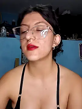 Snapshot of LoveElectra chatting on February 1, 2:16 am LoveElectra online show from February 1, 2:16 am