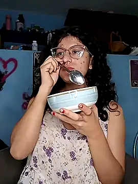 Snapshot of LoveElectra chatting on March 20, 1:04 pm LoveElectra online show from March 20, 1:04 pm