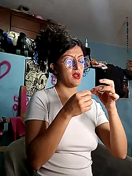 Snapshot of LoveElectra chatting on September 13, 2:39 pm LoveElectra online show from September 13, 2:39 pm