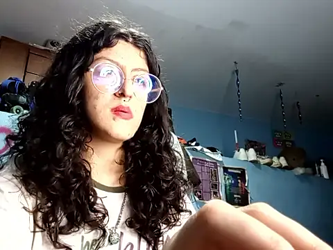 Snapshot of LoveElectra chatting on October 10, 1:59 am LoveElectra online show from October 10, 1:59 am