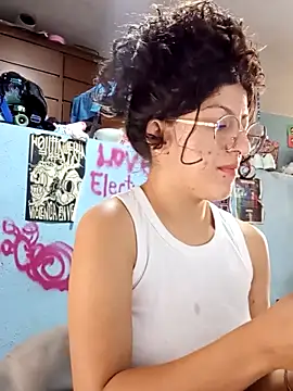 Snapshot of LoveElectra chatting on October 11, 1:20 pm LoveElectra online show from October 11, 1:20 pm