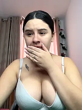 SaraBraun  online show from November 2, 4:42 pm