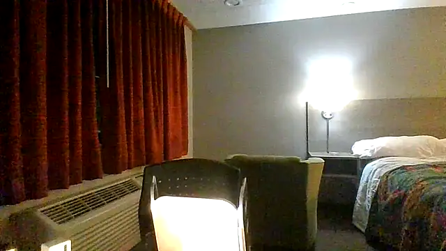 LuckiXCX online show from February 9, 9:35 am