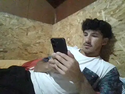 Snapshot of xxx-999 chatting on March 22, 1:32 am xxx-999 online show from March 22, 1:32 am