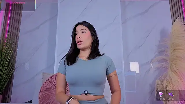 Chlooee   online show from February 4, 1:00 am