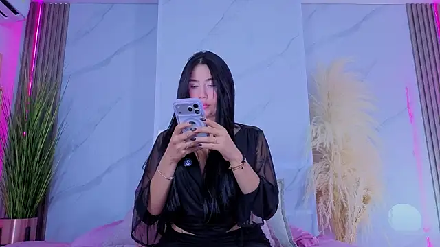 Chlooee   online show from April 28, 1:26 am