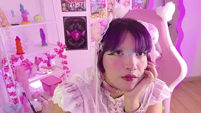 Snapshot of lady_noize chatting on June 13, 11:13 pm lady noize online show from June 13, 11:13 pm