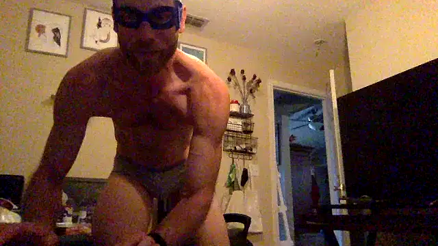 Snapshot of Twowellshapedheads chatting on December 20, 7:39 pm Twowellshapedheads online show from December 20, 7:39 pm