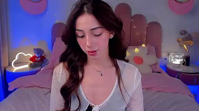 Snapshot of ElsaYoung chatting on January 31, 8:22 pm ElsaYoung online show from January 31, 8:22 pm