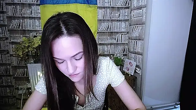 Lina Star S online show from November 5, 7:30 am