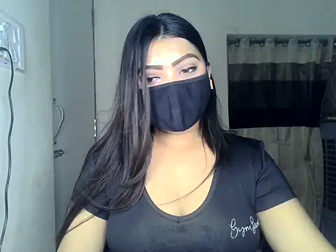 Snapshot of ishi_Beauty chatting on July 11, 5:54 am ishi Beauty online show from July 11, 5:54 am
