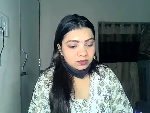 Snapshot of ishi_Beauty chatting on July 29, 7:17 am ishi Beauty online show from July 29, 7:17 am