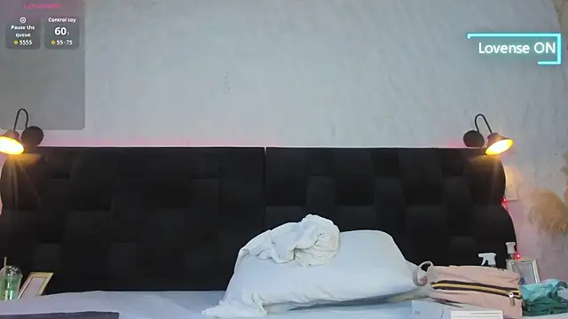 Snapshot of Camila__Gomez chatting on December 3, 12:25 pm Camila Gomez online show from December 3, 12:25 pm