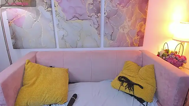 Snapshot of RachelPirce chatting on January 28, 12:00 pm RachelPirce online show from January 28, 12:00 pm