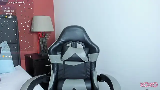 linda rios  online show from March 8, 2:04 am