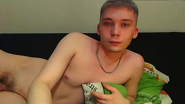 Snapshot of __sugarrebit chatting on February 3, 11:47 pm   sugarrebit online show from February 3, 11:47 pm