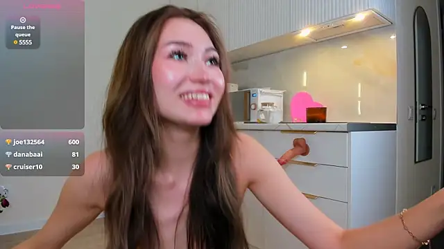 Snapshot of shellikeangel chatting on February 13, 8:55 pm shellikeangel online show from February 13, 8:55 pm