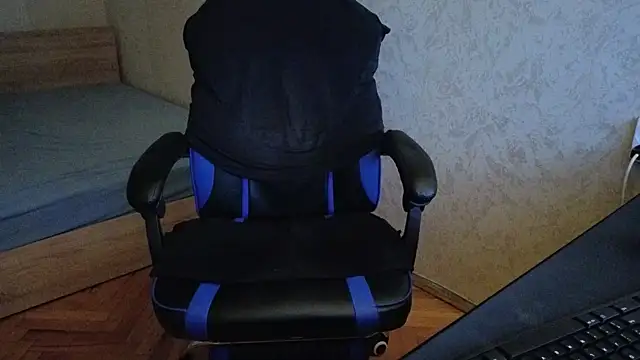 Snapshot of TheFitGiant chatting on March 3, 12:15 am TheFitGiant online show from March 3, 12:15 am