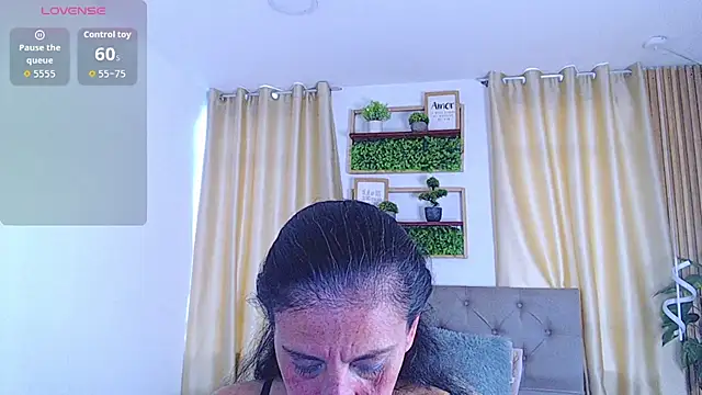 sasi luna online show from December 13, 7:53 pm