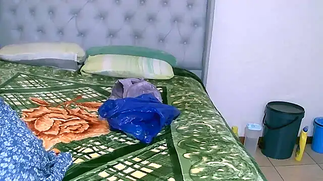 Snapshot of Bbw255 chatting on March 14, 1:13 pm Bbw255 online show from March 14, 1:13 pm