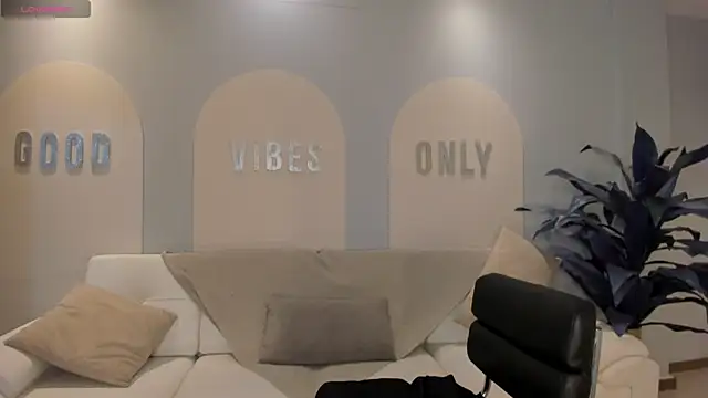 MiaFarrell  online show from January 31, 7:18 pm