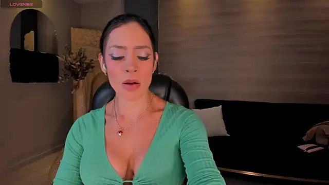 IsabelBornner online show from June 15, 6:32 pm