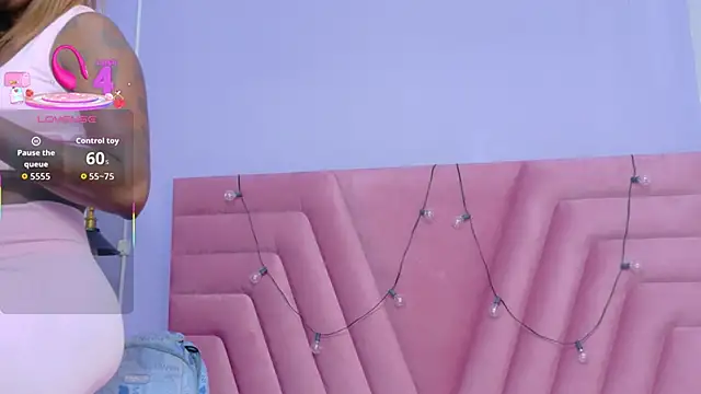 kinkyandsavage online show from February 1, 12:59 pm